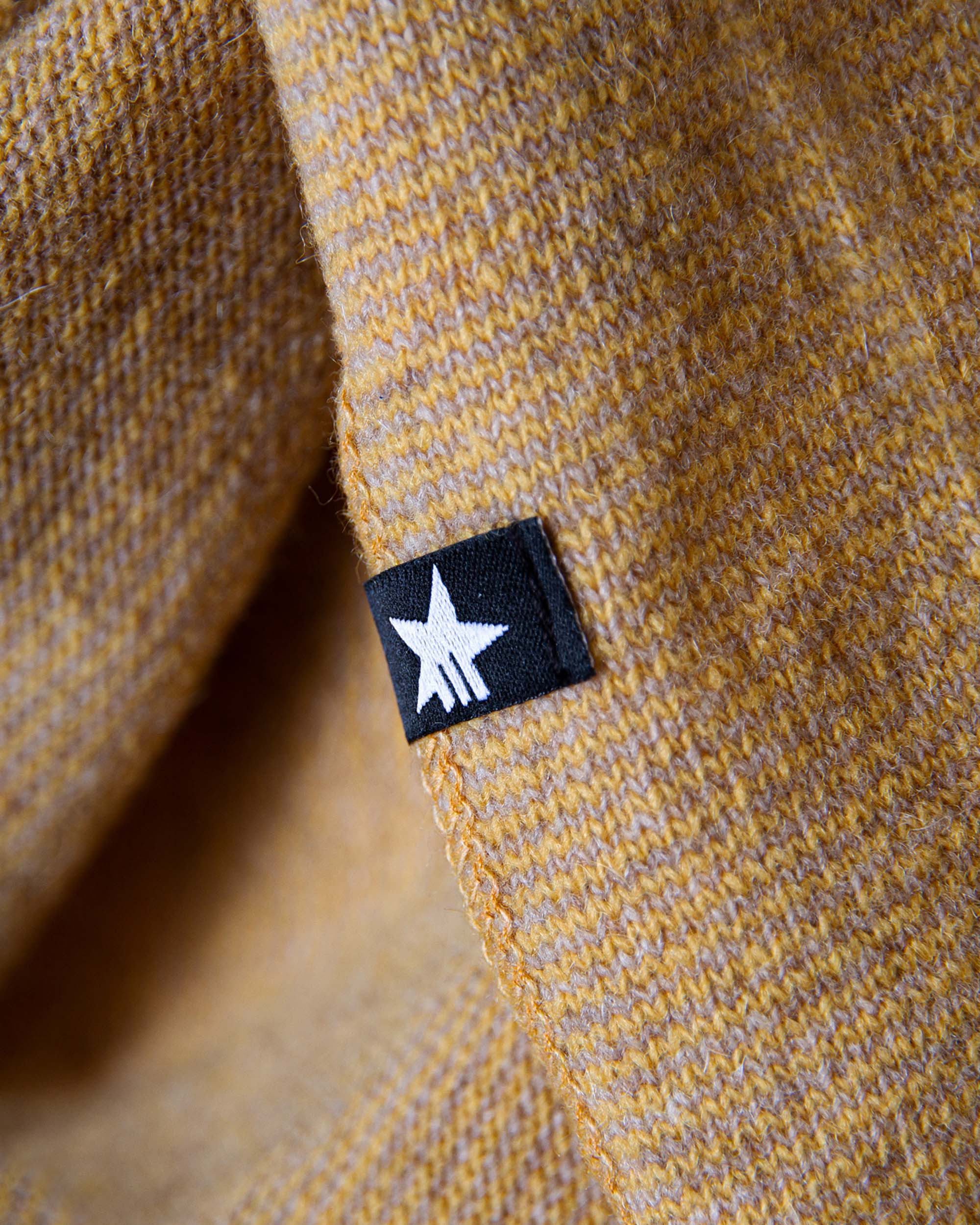 Maya Triangle Schal Senfgelb Braun